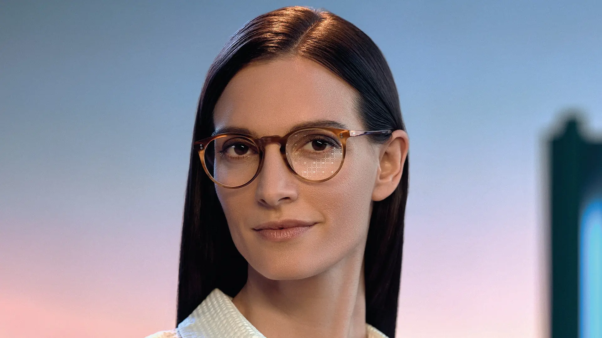 Chứng nhận essilor chính hãng